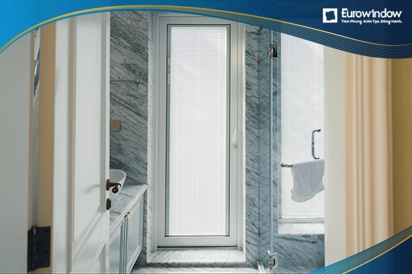 Sử dụng cửa nhựa Eurowindow cho nhà vệ sinh