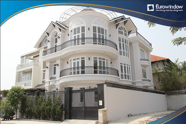 Cửa nhựa lõi thép 4 cánh đem đến sự đơn giản, hiện đại cho căn biệt thự