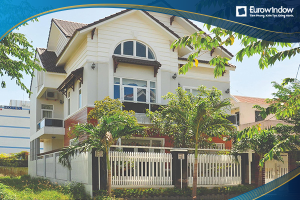 Căn biệt thự sử dụng cửa nhựa lõi thép các làm tại Hà Nội
