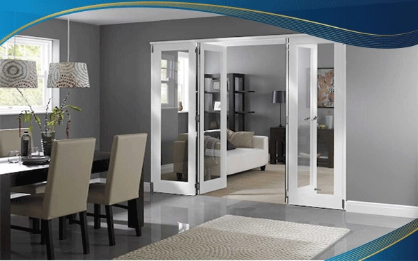Cửa nhựa lõi thép 4 cánh quay ngoài thường được ứng dụng làm cửa thông phòng tại phòng sách hoặc nhà hàng, khách sạn, Hệ cửa được làm lõi thép và phụ kiện đồng bộ khiến không gian có thể cách âm hoàn toàn với bên và mang lại cho không gian cách nhiệt tối đa.