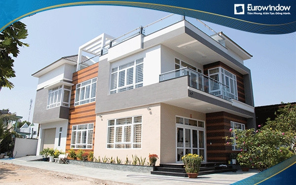Các căn biệt thự thường sử dụng cửa nhựa lõi thép nhiều cánh