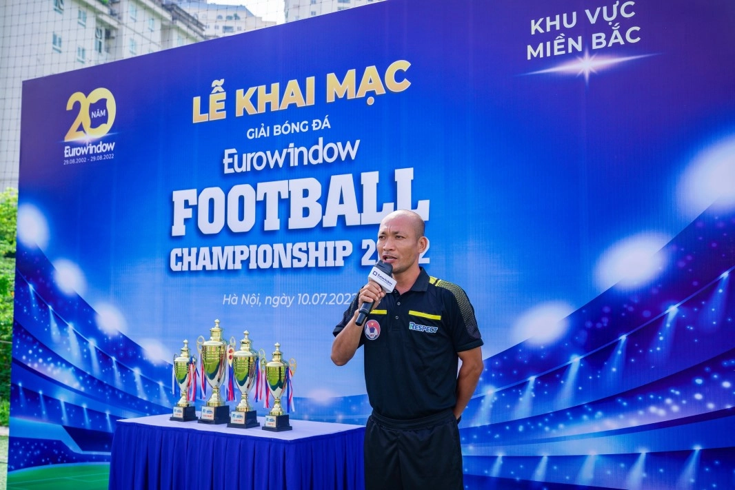 khai-mac-giai-bong-4