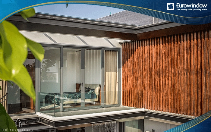 Cửa nhôm Eurowindow với công nghệ sơn tĩnh điện hiện đại giúp cửa bền màu, không bị bong tróc