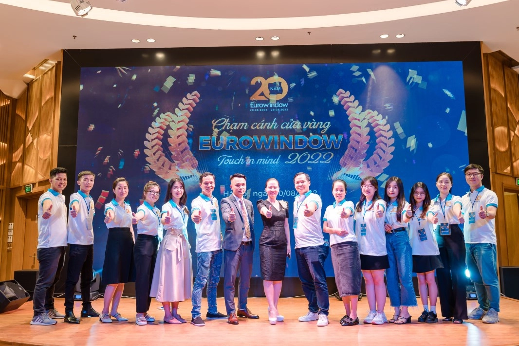 ct-cham-canh-cua-vang-eurowindow-44