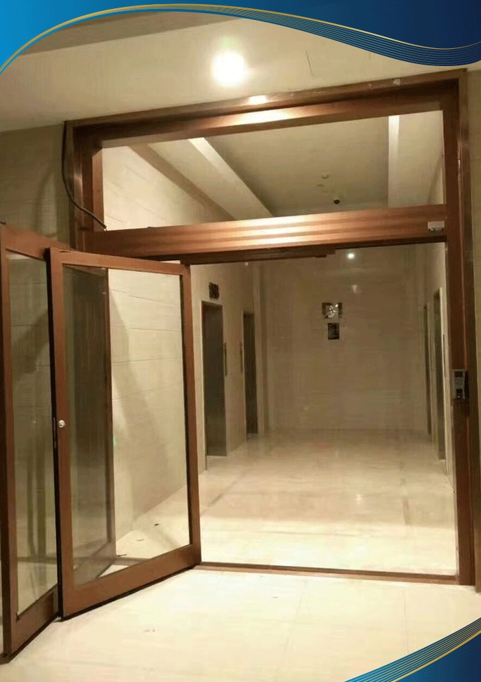 Lắp đặt cửa đi nhôm xoay trượt 2 cánh ở phòng đọc sách, phòng làm việc,... đem lại sự yên tĩnh, trầm ấm cho căn phòng
