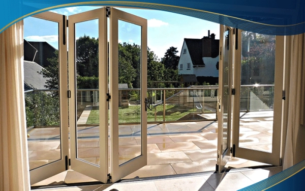 Cửa nhựa lõi thép xếp trượt 5 cánh tận dụng tối đa độ mở của hệ cửa giúp căn phòng luôn tươi mát