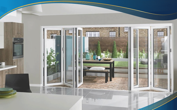 Cửa nhựa lõi thép Eurowindow thích hợp cho những khoảng cửa rộng. Trường hợp gia chủ vẫn muốn làm cửa rộng, Eurowindow gợi ý nên dùng cửa mở xếp trượt màu trắng về 2 phía, vừa tạo sự cân đối vừa giữ độ bền lâu cho cửa