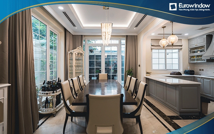 Để không gian phòng khoáng đạt nhất có thể, Eurowindow tư vấn sử dụng cửa nhôm cao cấp kết hợp với vách kính cố định thay thế một mảng tường lớn