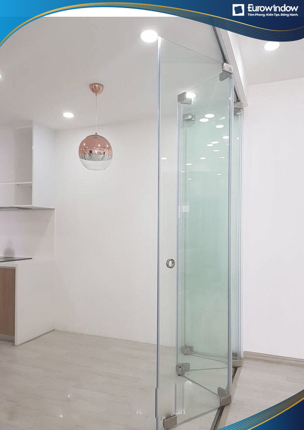 Cửa lùa xếp trượt bằng kính 4 cánh