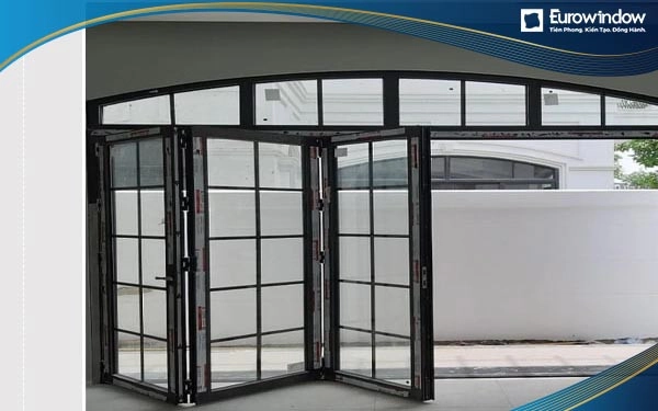 Cừa lùa xếp trượt nhôm kính mái vòm