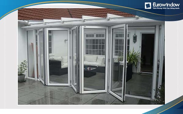 Cửa lùa xếp trượt nhôm kính màu trắng