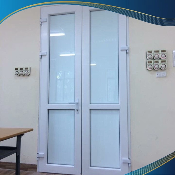 Cửa nhựa lõi thép 2 cánh mở quay kính mờ