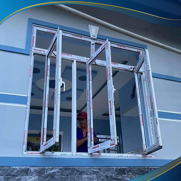 Cửa sổ nhôm màu trắng 3 cánh mở quay