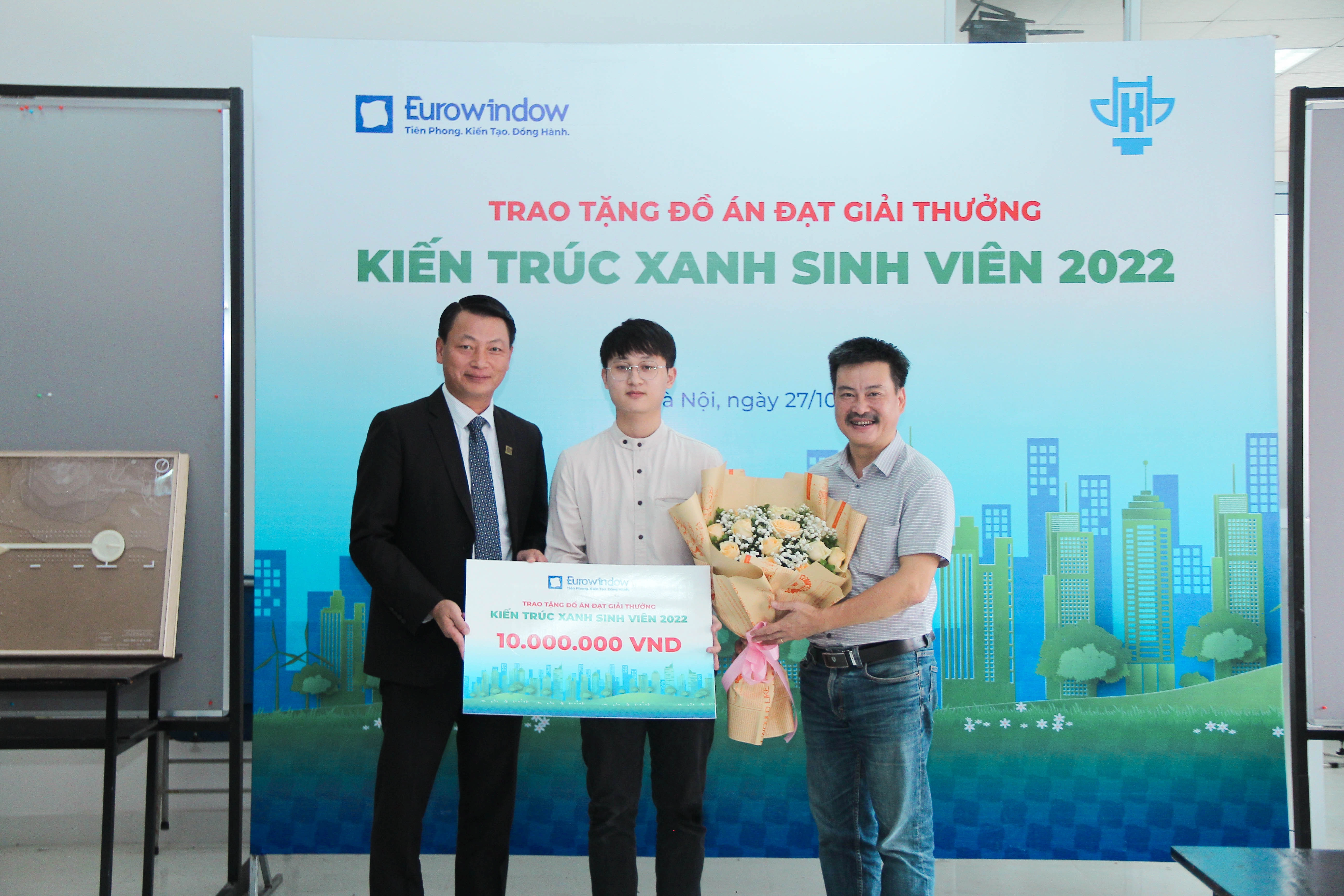 trao-qua-sinh-vien-kien-truc-1