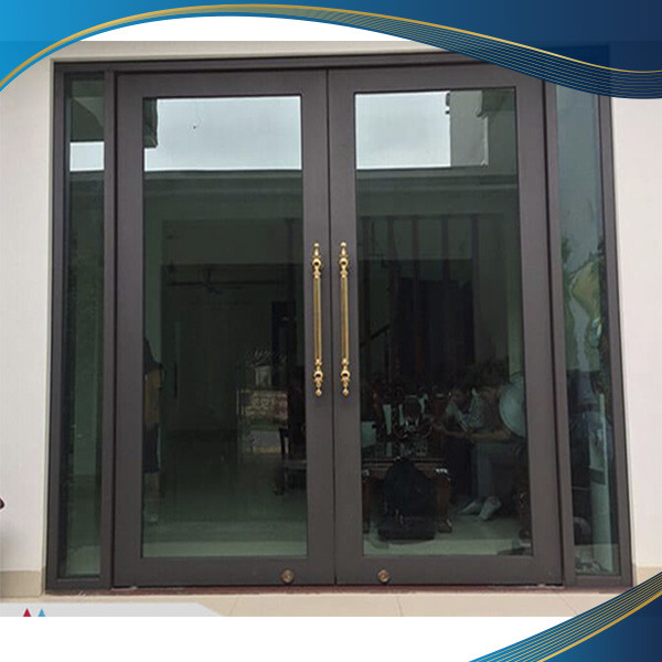 Cửa nhôm màu cà phê 2 cánh mở quay 