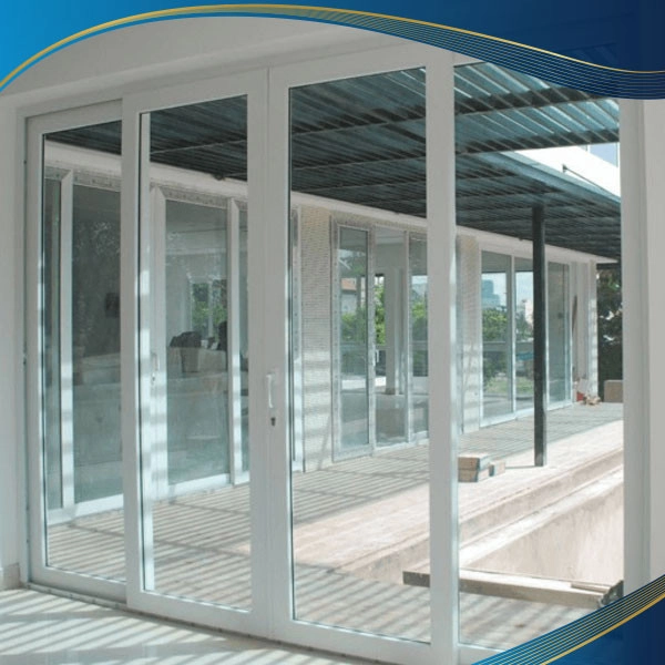 Cửa nhựa lõi thép lùa 4 cánh màu trắng lắp đặt tại văn phòng tạo cảm giác trẻ trung, hiện đại
