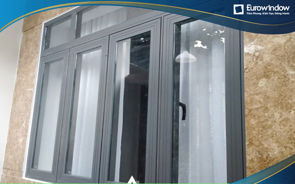 Cửa sổ nhôm màu xám ghi 4 cánh