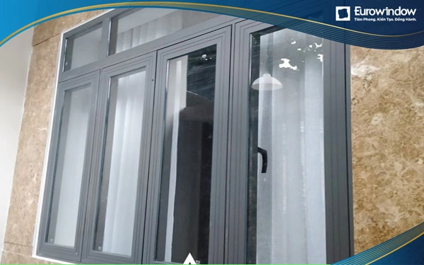 Cửa sổ nhôm màu xám ghi 4 cánh
