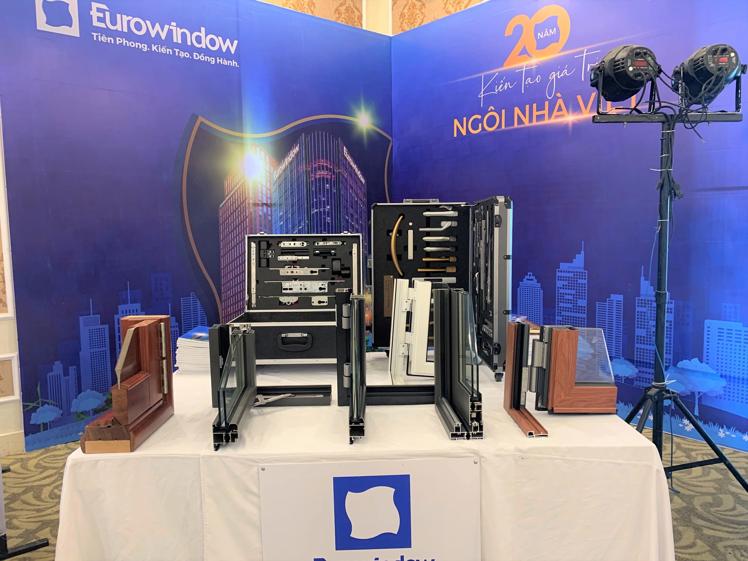 eurowindow-kien-truc-su-nghe-an-2