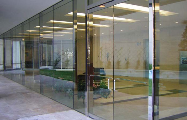 Cửa nhôm kính cường lực có độ bền gấp 5 lần cửa kính thông thường