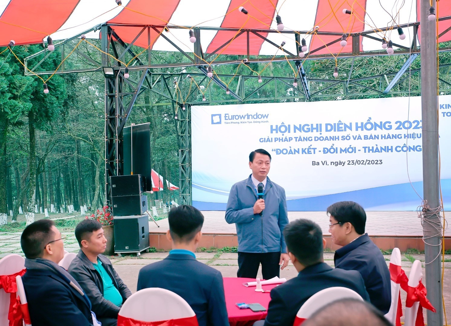 hoi-nghi-dien-hong-kinh-doanh-2023-2