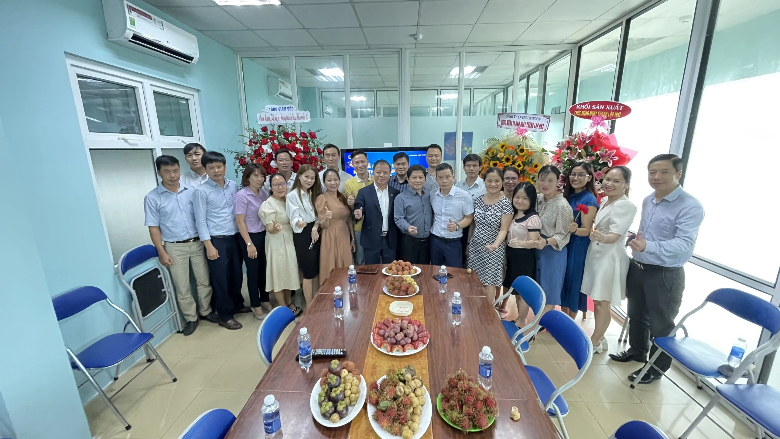 nha-may-eurowindow-14-nam-thanh-lap-1