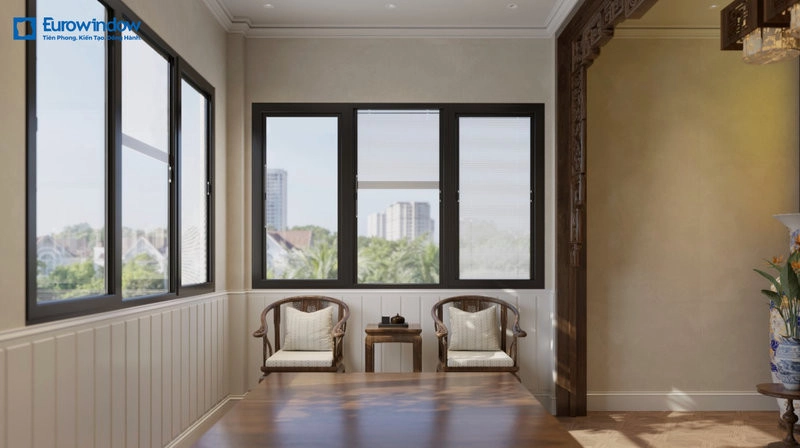Kính an toàn Eurowindow còn có khả năng loại trừ hầu như tuyệt đối tác hại của tia cực tím mà không ảnh hưởng tới tầm nhìn và độ sáng cần thiết cho công trình.