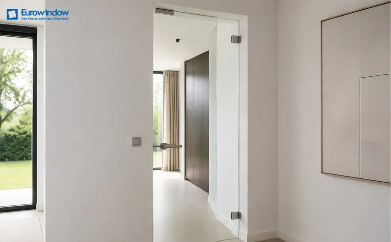 Cửa kính cường lực mở quay 1 cánh không khung mang phong cách tối giản và hiện đại