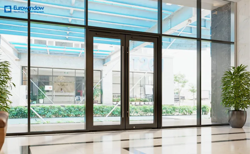 Mẫu cửa cân bằng giữa tính thẩm mỹ, độ bền và công năng sử dụng (Nguồn: Eurowindow)