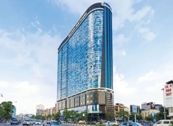 Showroom Eurowindow Multi Complex trên đường Trần Duy Hưng, Cầu Giấy