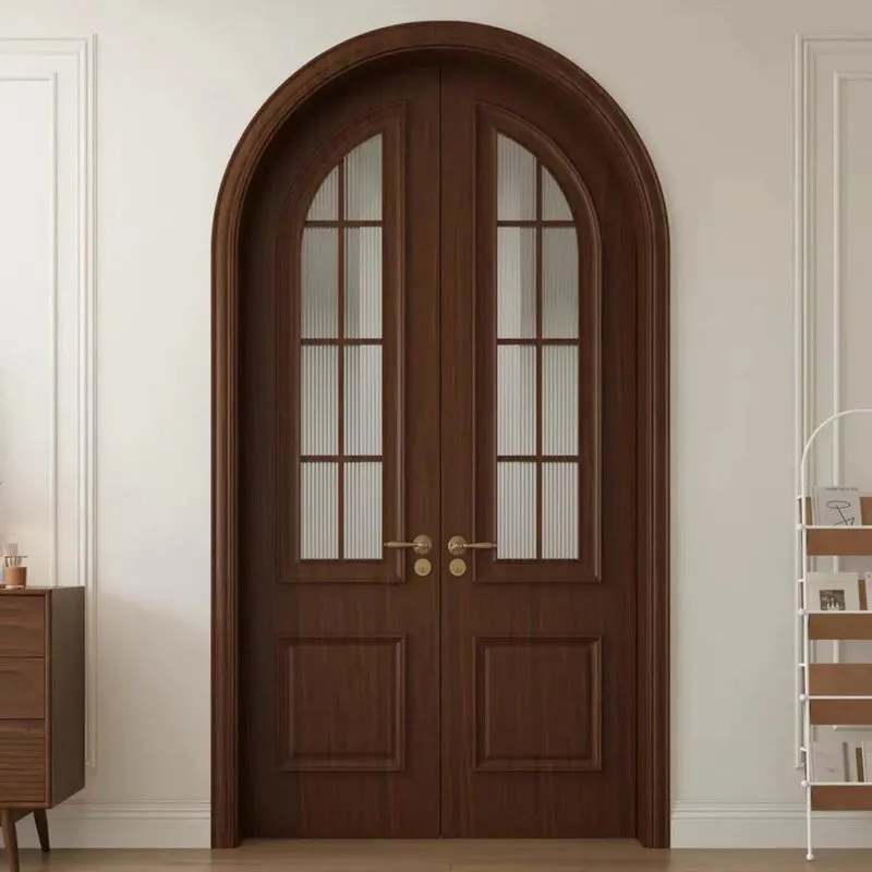 Thiết kế cửa gỗ bo vòm giúp không gian trở nên thanh thoát và khác biệt hơn.