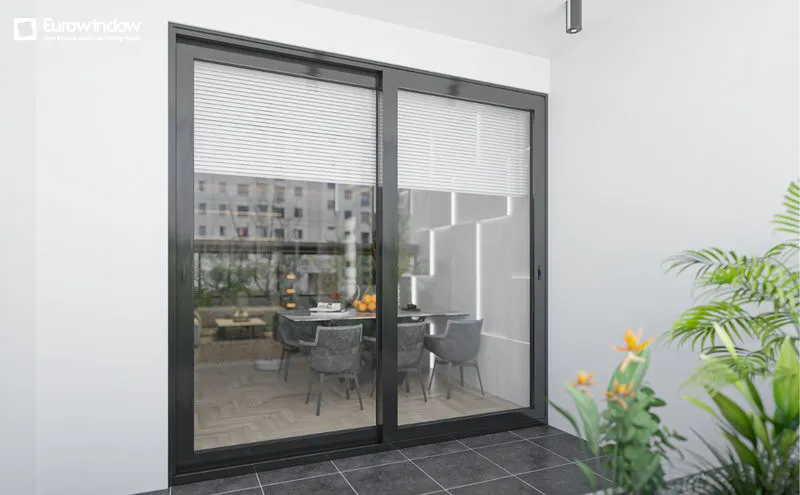 Cửa kính trượt ngang 2 cánh phù hợp ban công căn hộ hiện đại (Nguồn: Eurowindow)