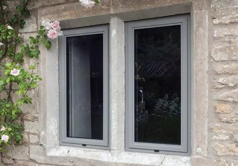Cửa sổ mở hất 2 cánh màu xám ghi