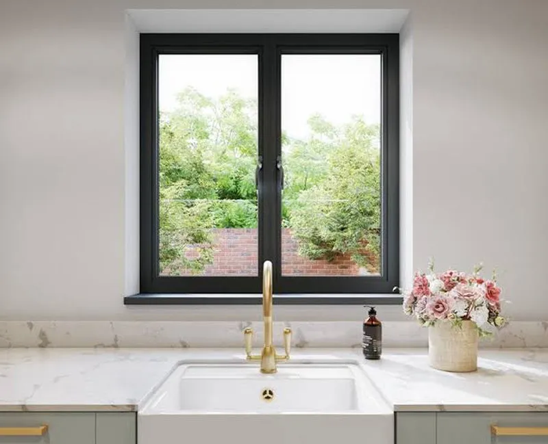 Cửa sổ nhôm đen 2 cánh mở quay phổ biến hiện nay