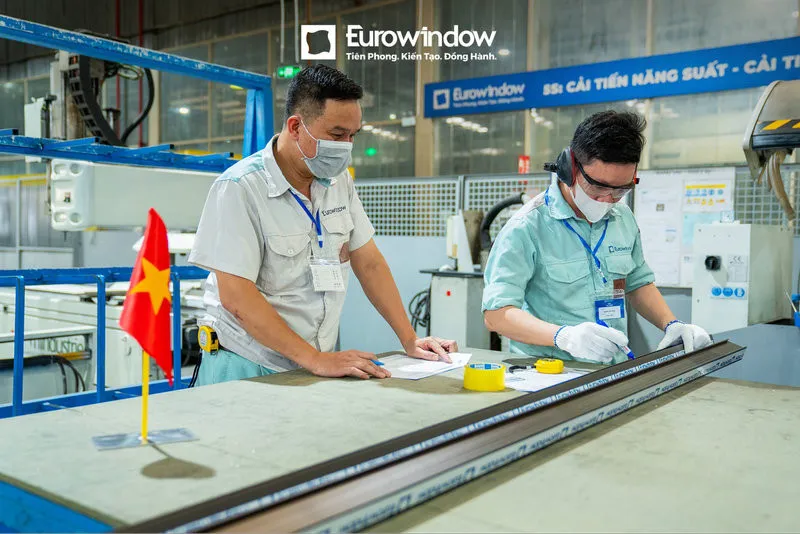 Eurowindow là đơn vị cung cấp cửa nhôm kính hàng đầu Việt Nam với chất lượng toàn diện cùng đội ngũ kỹ thuật viên lành nghề. (Nguồn: Eurowindow)