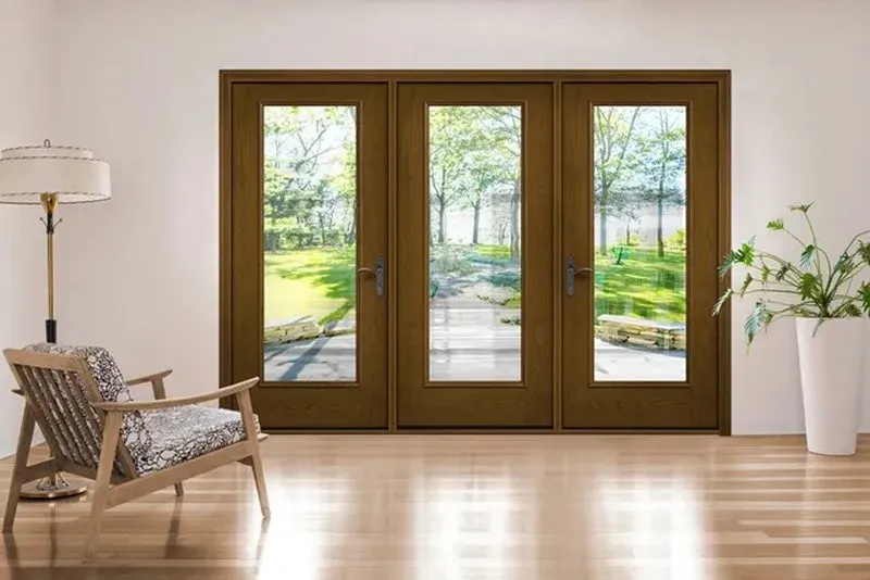 Hình ảnh cửa nhôm vân gỗ 3 cánh đẹp, trang nhã thích hợp với những không gian thiết kế hiện đại
