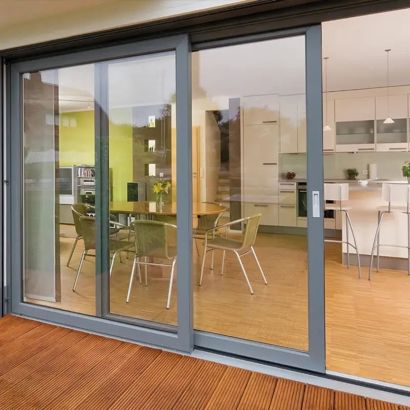 Mẫu cửa nhôm màu ghi mở quay kết hợp kính tăng khả năng lấy sáng (Nguồn: Eurowindow)