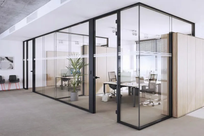 Một hệ vách kính chống cháy cần kết hợp giữa chất lượng và quy trình lắp đặt đúng kỹ thuật (Nguồn: Internet)