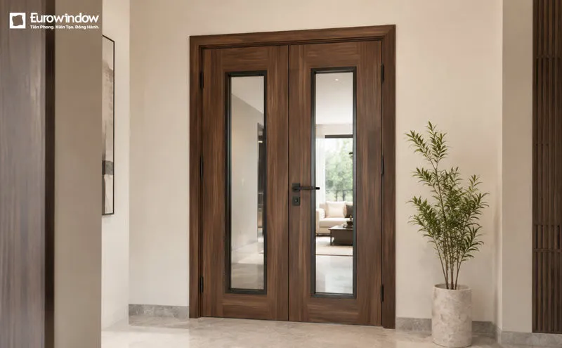 Nhờ bố trí kính trong suốt trên hai cánh, không gian phía sau cửa trở nên sáng và rộng hơn. (Nguồn: Eurowindow)
