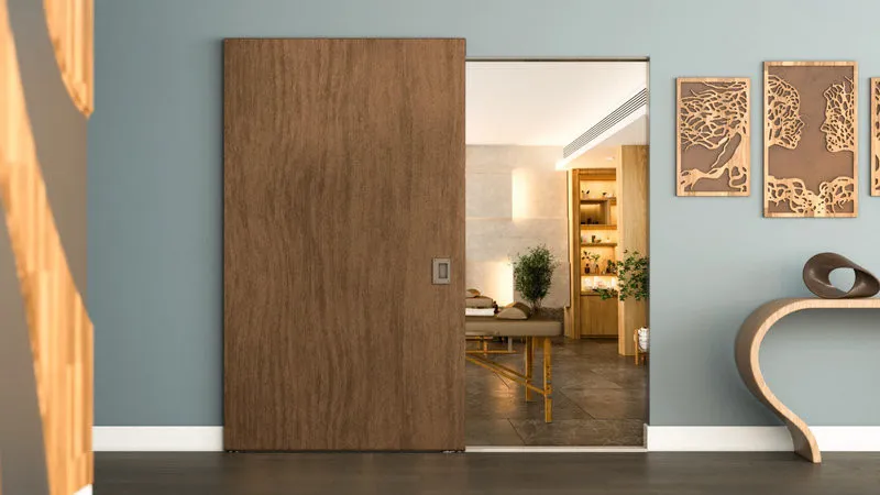 Thiết kế cửa gỗ nâu đậm phù hợp với không gian có diện tích rộng và nội thất cùng tông (Nguồn: Internet)