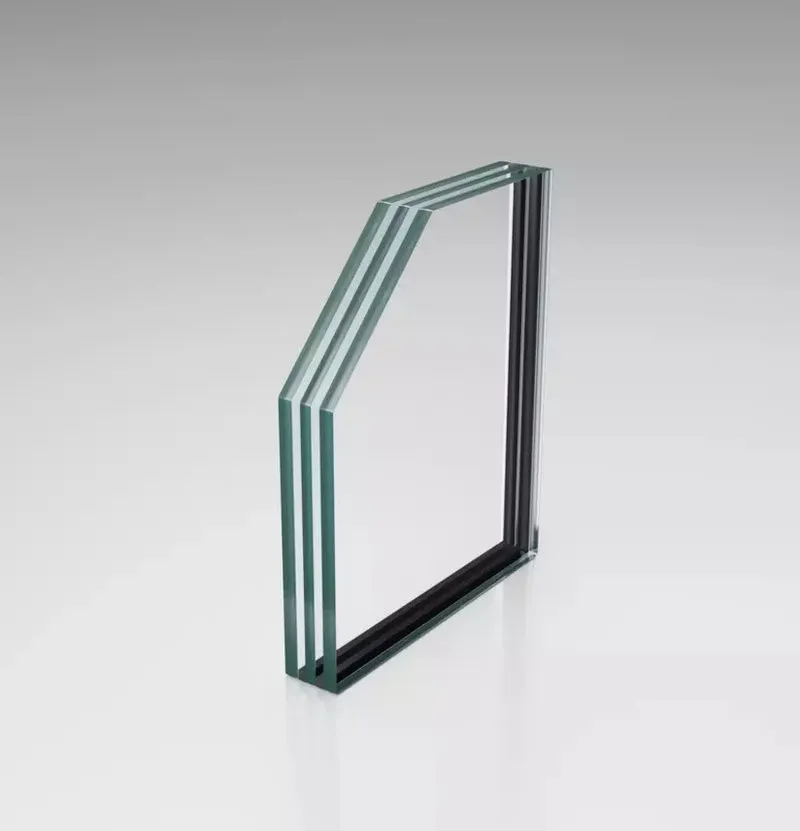 Cửa kính chống cháy 70 phút kết hợp kính, khung và phụ kiện nhằm duy trì khả năng ngăn lửa, cách nhiệt trong 70 phút (Nguồn: Internet)