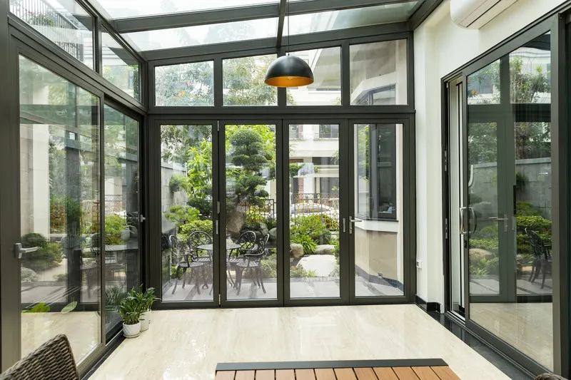 Cửa kính chống cháy cần được lắp đặt đúng cấu hình, kiểm tra vận hành và bảo dưỡng định kỳ để duy trì hiệu quả ngăn cháy (Nguồn: Eurowindow)