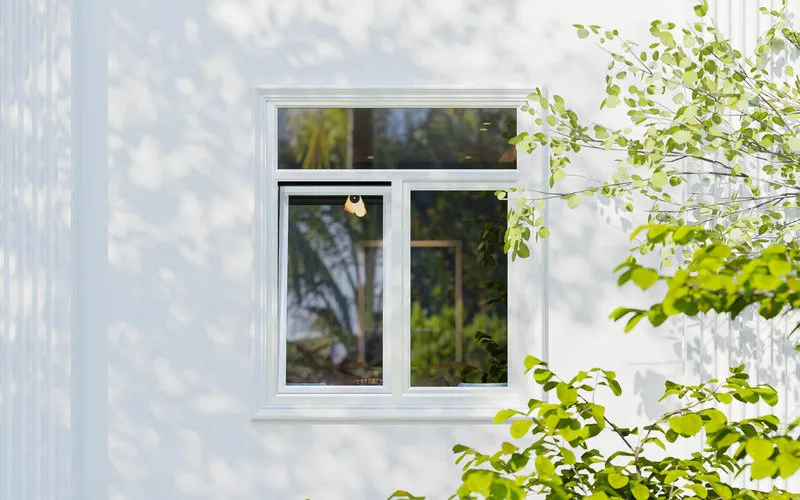 cua-so-upvc-2-canh-mo-quay-lat-trong-2