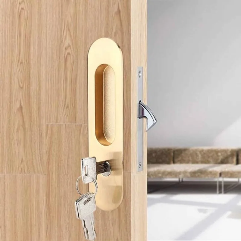 Khi lựa chọn cửa gỗ công nghiệp, nên ưu tiên hệ phụ kiện có khả năng chịu tải phù hợp với trọng lượng cánh cửa (Nguồn: Internet)