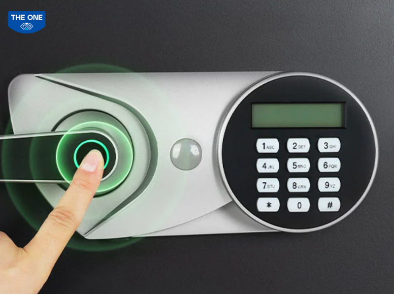 Hãy thử mở két bằng vân tay vừa xóa để xác nhận hệ thống đã cập nhật thay đổi thành công