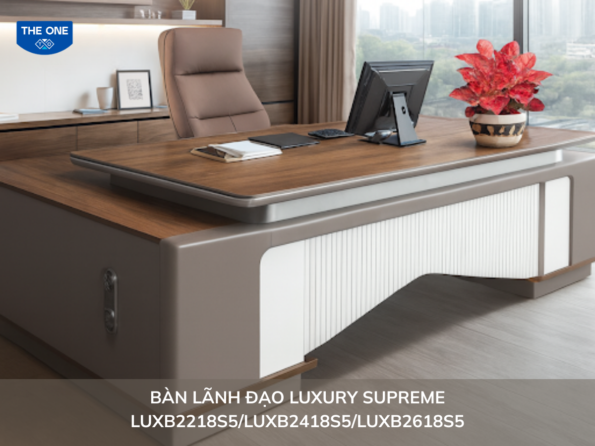 Cây vạn lộc có sắc đỏ rực rỡ tượng trưng cho tài lộc dồi dào và cơ hội rộng mở