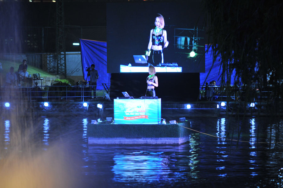 Dj choi nhac