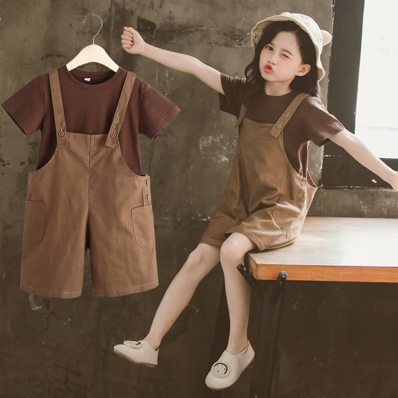 áo thun với yếm