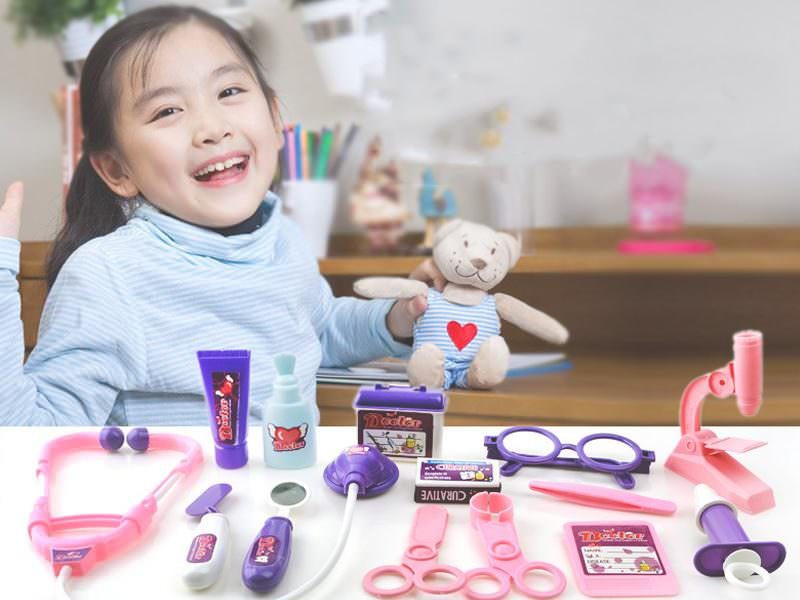 trẻ chơi trò chơi tăng cường trí nhớ