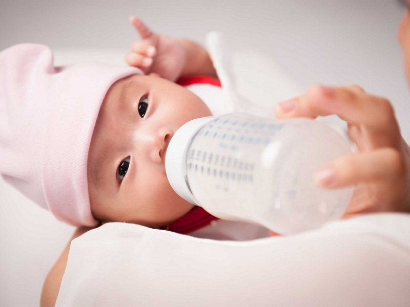 các kiểu bú đêm của trẻ